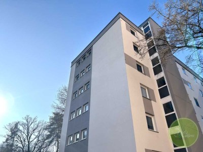 ** Wohlfühl-Wohnung ** 4-Zimmer ** Süd-Loggia ** Aufzug ** naturnahe & zentrale Lage mit U-Bahn **