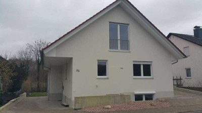 Exklusive 4 Zimmer Maisonette in Feldrandlage!