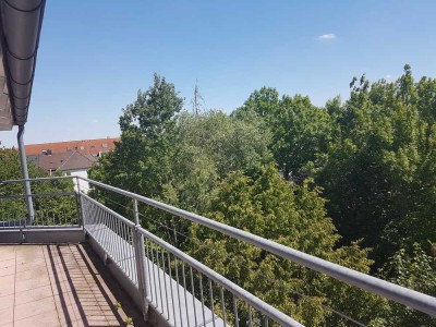 BESICHTIGUNG 09.10.25 16:30 UHR!! 2 ZKB in traumhafter Lage über den Dächern von Augsburg