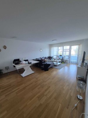 Stilvolle, gepflegte 2,5-Zimmer-Wohnung mit Balkon und EBK in Ostfildern Nellingen