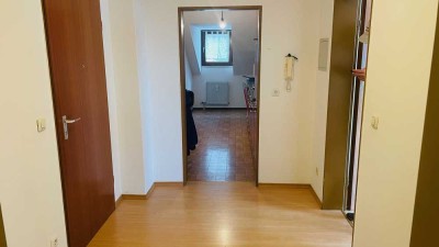 Schöne ruhige 2-Zimmer-DG-Wohnung mit EBK in Passau