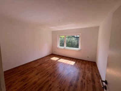 3-Zi.-Whg. im 1. OG - modernisiert - 5 min. per Fahrrad zum Bf. Glückstadt