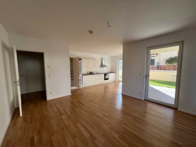 Terrassenwohnung, EBK, Parkett...TG-Stellplatz möglich - Besichtigung Samstag, 22.11. / 13.15 Uhr !