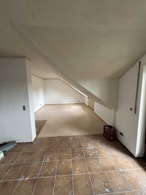 Renovierte 2-Zimmer-Wohnung zu vermieten
