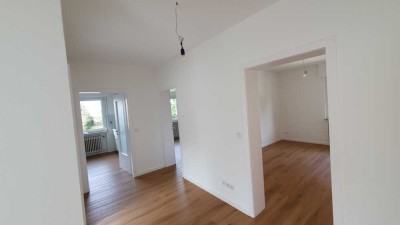Neu renovierte 3-Zimmer Wohnung in Langen, Einbauküche, Garage