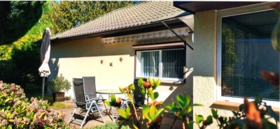 Ohne zusätzl. Käuferprov.: EFH+2 Garagen auf sonnigem Grundstück