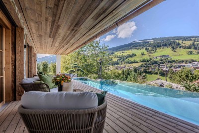 Traumhaftes Neubau-Chalet auf der Sonnenseite mit Infinity-Pool