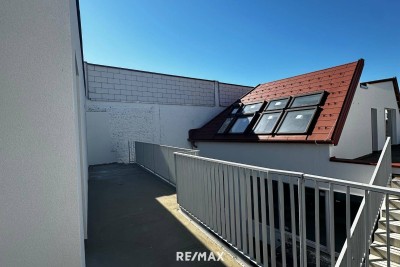 Exklusive 4-Zimmer-Dachgeschosswohnung mit großer Dachterrasse &amp; Home Office separat