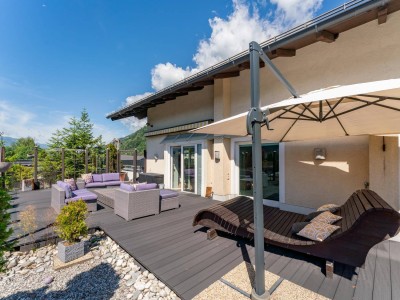 Eleganz trifft Gemütlichkeit: Exklusive Wohnung mit großzügiger Terrasse