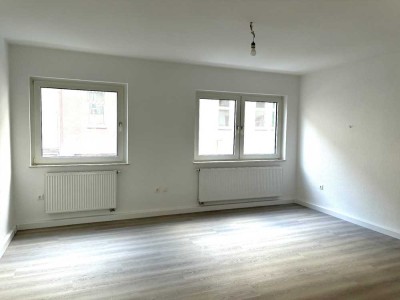 Helle 2-Zimmer Wohnung mit Balkon - Annastraße