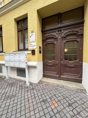 ** 3 Raum Wohnung mit Einbauküche**