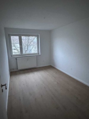 Ihr neues Zuhause - frisch renovierte 2 & 3 Zimmer Wohnungen mit Balkon