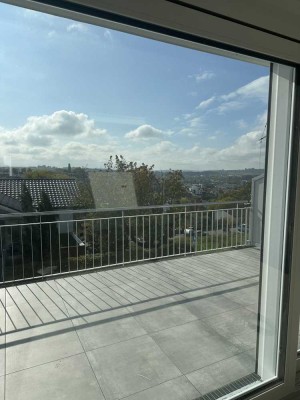 Lichtdurchflutete 3-Zimmer -Wohnung mit Balkon und Einbauküche  am Ortsrand von Oberboihingen
