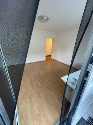 Exklusive 3,5-Raum-EG-Wohnung mit Balkon und Einbauküche in Jestetten