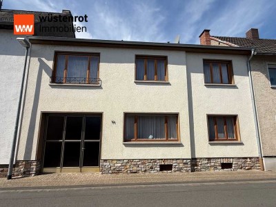 Gepflegtes Einfamilienhaus mit großem Garten im schönen Gladbach