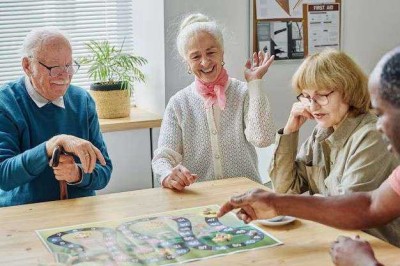 Senioren-WG sucht Mitbewohner/in – Zimmer in EG-Wohnung, Lütgendortmund