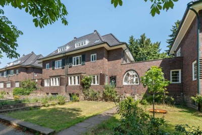 Zeitlose Eleganz in Hannover-Kleefeld: Charmante Doppelhaushälfte aus aus den 1920er-Jahren mit G...