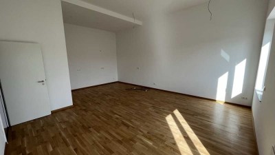Großzügige 3,5-Zimmer-Wohnung mit hohen Decken, Balkon und schönem Weitblick