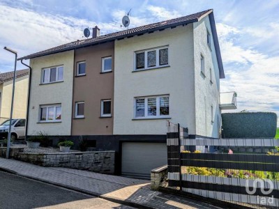 Ihr Traum-Multitalent: Modernes Mehrfamilienhaus mit Pool in Pfinztal-Wöschbach