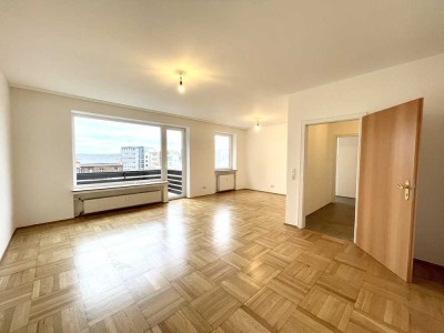 Frisch renovierte 2-Zimmer Wohnung mit Balkon!