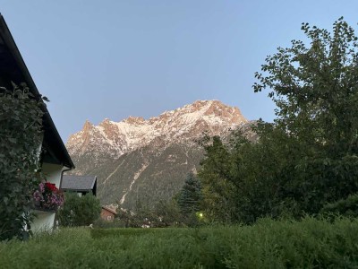 Traumhaftes Wohnen mit Alpenblick: Stilvolle 1-Raum-Wohnung in Mittenwald!