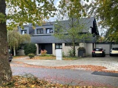 Spektakuläre Statement-ETW mit Balkon, Garage u. 2 Kfz.-Stellplätze in exklusiver Lage!