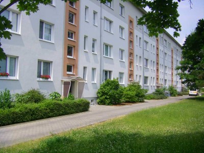 Bequemes Zuhause im Hochparterre, mit Balkon und ebener Dusche.