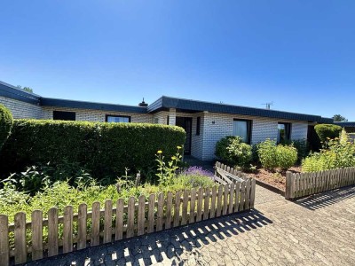 Charmanter Bungalow mit Keller, Garage und Garten – Zuhause mit Potenzial