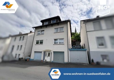 VR IMMO: Zweifamilienhaus mit zwei Garagen in Zentrumsnähe von Werdohl zu verkaufen.