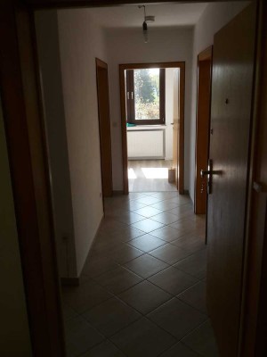 Wohnung mit drei Zimmern sowie 2 Balkonen und einer Garage in Bad Nenndorf