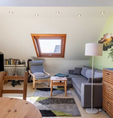 Helle und ruhige 2-Zimmer-Dachgeschosswohnung mit EBK und Balkon in Filderstadt-Bonlanden