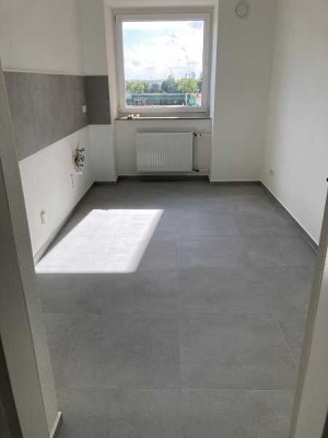 frisch renovierte 3 Zimmer Wohnung mit Balkon im Wesertower