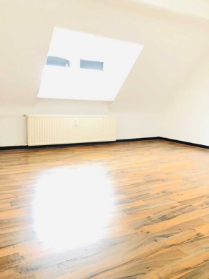 1,5-Zi.-Dachgeschoss in Citynähe