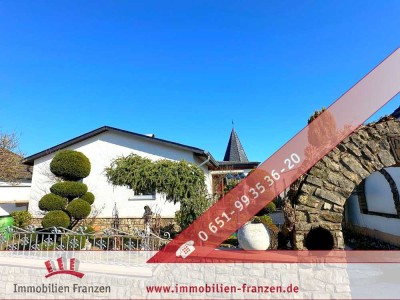 Pellingen: Ruhig gelegener Bungalow mit umfriedetem Garten, Terrasse und Garage - einzugsbereit und