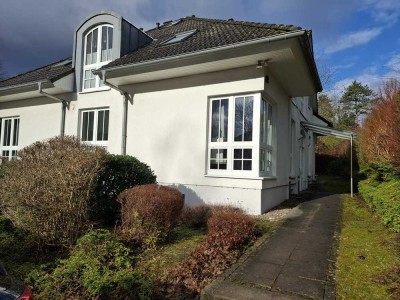 Freundliche und gepflegte 2 ZKB-Wohnung mit geh. Innenausstattung mit Balkon und EBK in Detmold