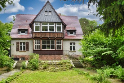 Geschichtsträchtige Land-Villa in Wendisch Rietz am Scharmützelsee mit über 13.800 m² Land