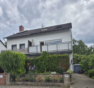 Gepflegte Doppelhaushälfte mit Garten in Frankfurt-Zeilsheim