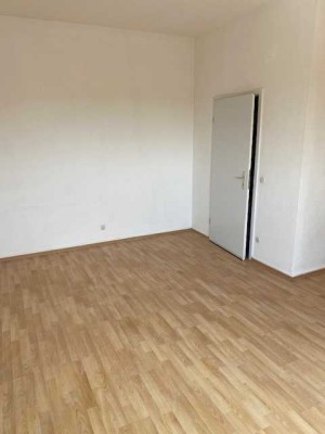 Helle 2-Zimmer-Dachgeschosswohnung – 62 m² – Moerser Straße 79