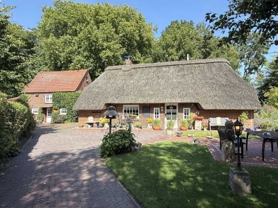 Historisches Reetdachhaus mit Charme in Küstennähe