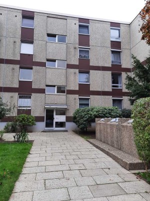 Schöne 3-Zimmer Wohnung im 1. OG mit Balkon und Garage in Monheim-Baumberg
