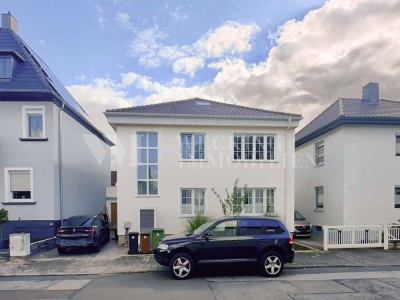 Wohnen im Landhausstil: Lichtdurchflutete Wohnung mit großer Dachterrasse in idyllischer Lage