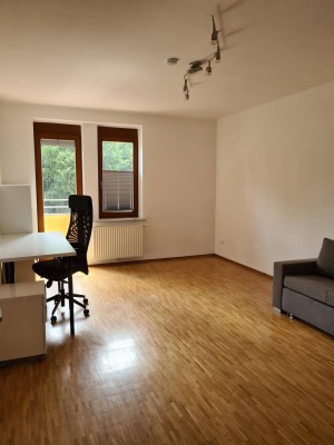 Ruhig und zentral gelegene 2-Zimmer-Wohnung mit Balkon und Einbauküche in Innsbruck, Pradl