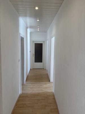 3 Zimmer Wohnung Altbau 90m² 1. Etage