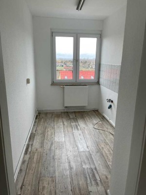 SCHÖNE HELLE Frisch renovierte 3-Zimmer Wohnung im 3.OG