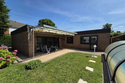 Zögern Sie nicht: Gepflegter Bungalow in ruhiger Sackgasse mit Garten, Pool und Garage