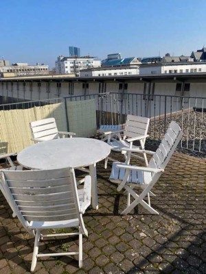 Zentrale Wohnung mir schöner Terrasse