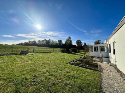 RESERVIERT- OHNE MAKLERPROVISION - Bungalow mit unverbaubarem Blick auf Landschaftsschutzgebiet
