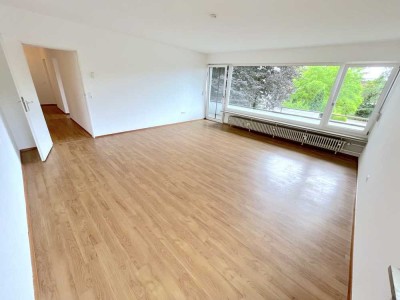 4 Zi.- Wohnung mit großem, eigenen Garten