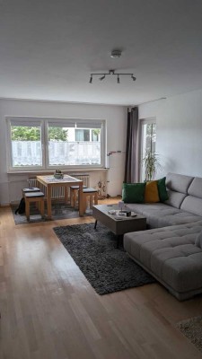 Schöne, helle 2 – Zimmerwohnung, 60 qm, Parkett, Balkon in Königstein im Taunus