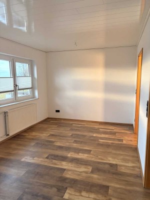 Schöne, Helle 1-Zimmer Einliegerwohnung zu vermieten